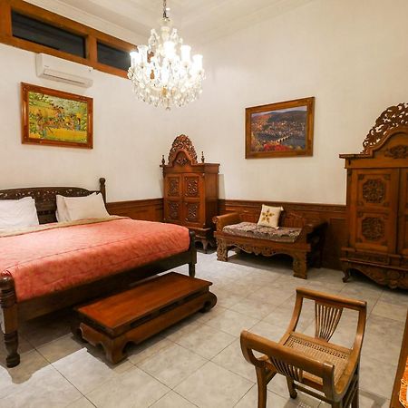 Rumah Pesik Art & Heritage Hotel Gondowulung Exteriör bild
