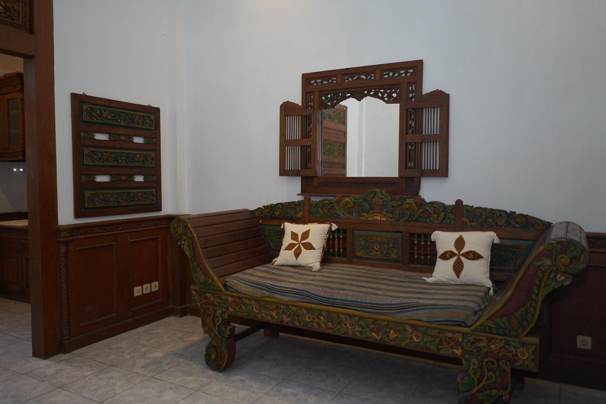 Rumah Pesik Art & Heritage Hotel Gondowulung Exteriör bild