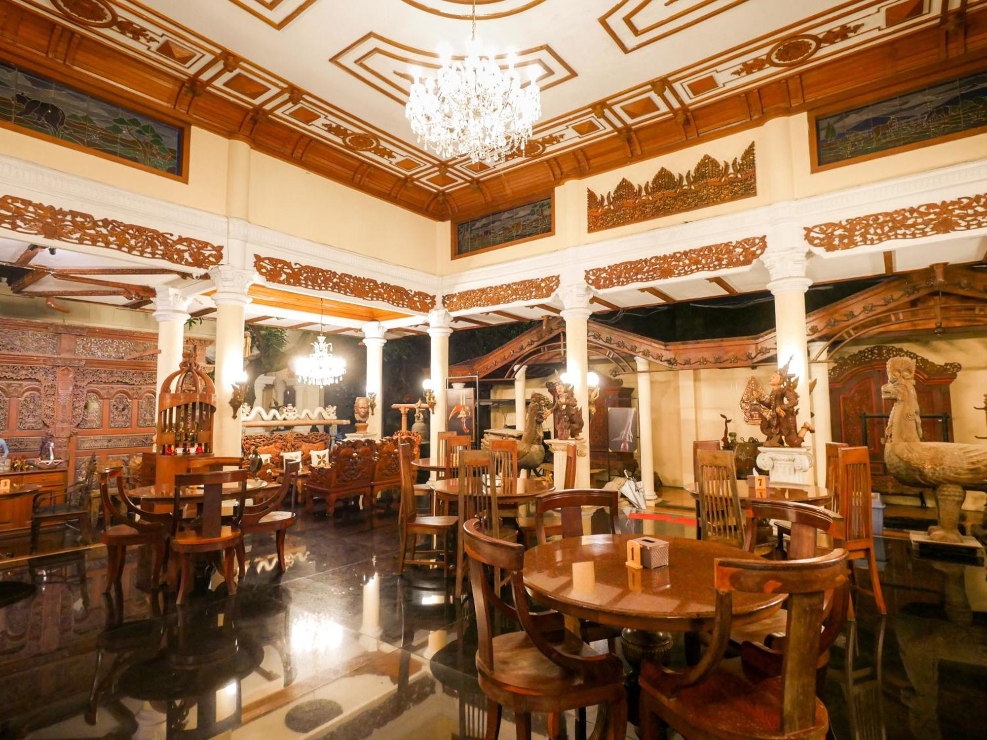 Rumah Pesik Art & Heritage Hotel Gondowulung Exteriör bild